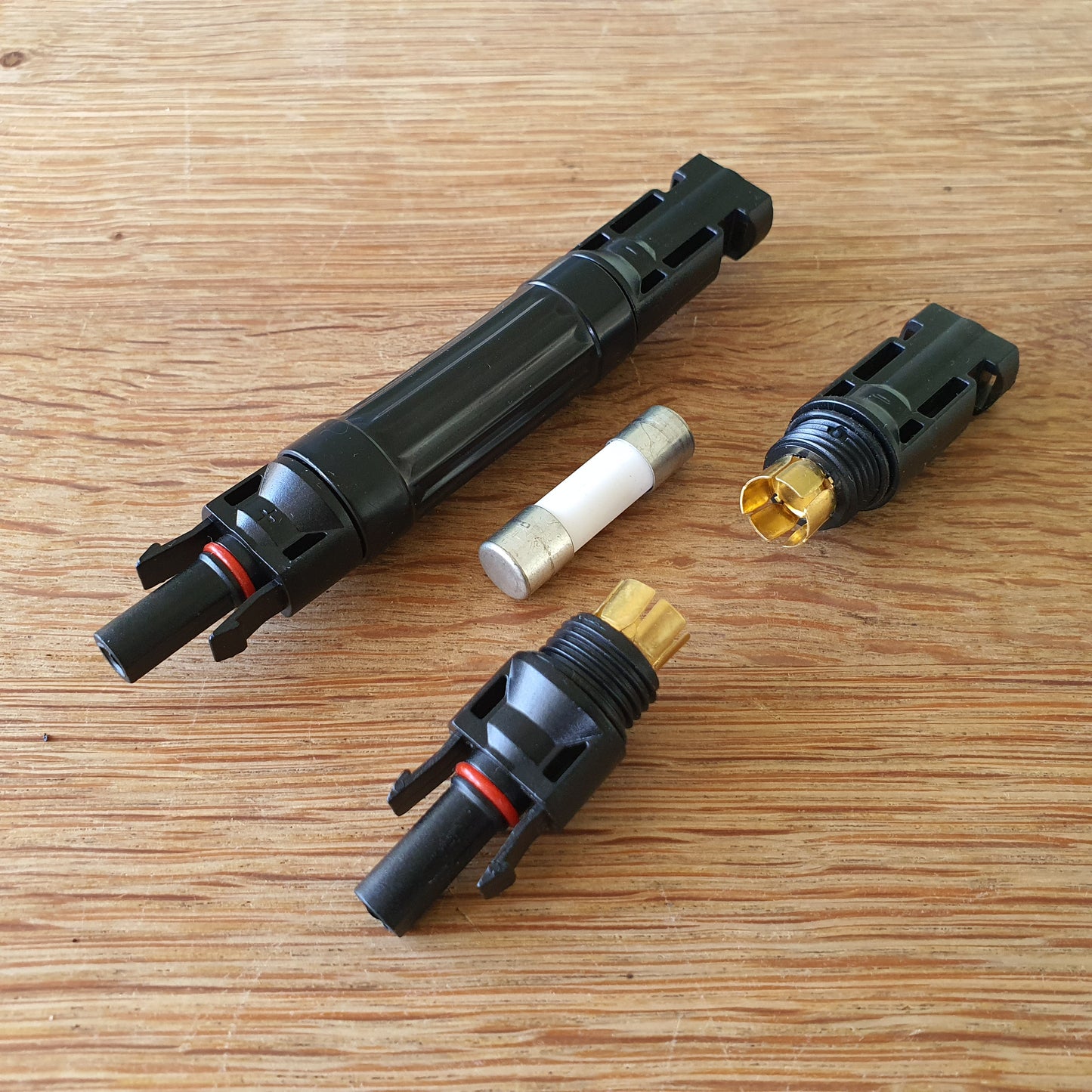 Solar Panel Inline Fuse with MC4 Connectors