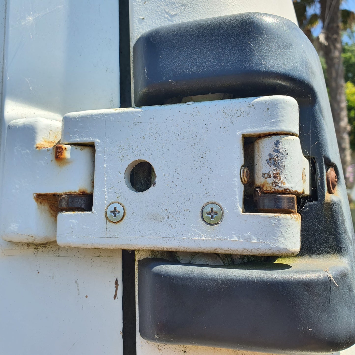 Iveco Daily Mk3 Rear Door Hinge Slide Replacement and Repair Kit Pack Of Four